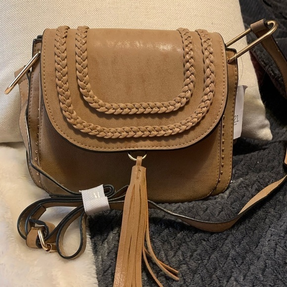 Rue21 Handbags - Rue 21 Crossbody Purse